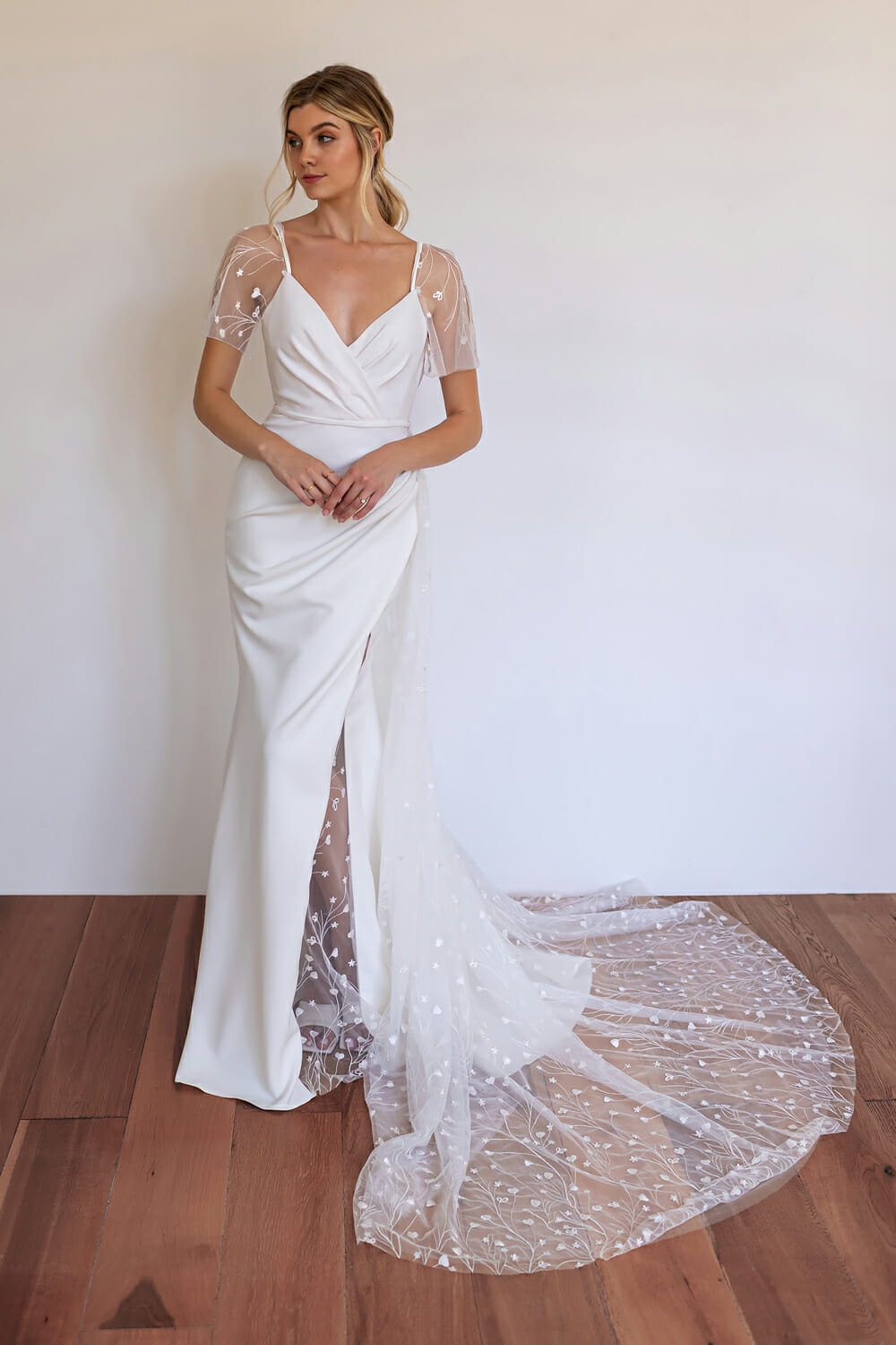 Beau simple wedding dress with sleeves Love Spell Design Bridal Shop Near Me Wedding Dress Shops London Wedding Dresses Lace Wedding Dress Lace Boho Wedding Dresses Boho Wedding Dress Boho Dress Wedding Wedding Dress Summer