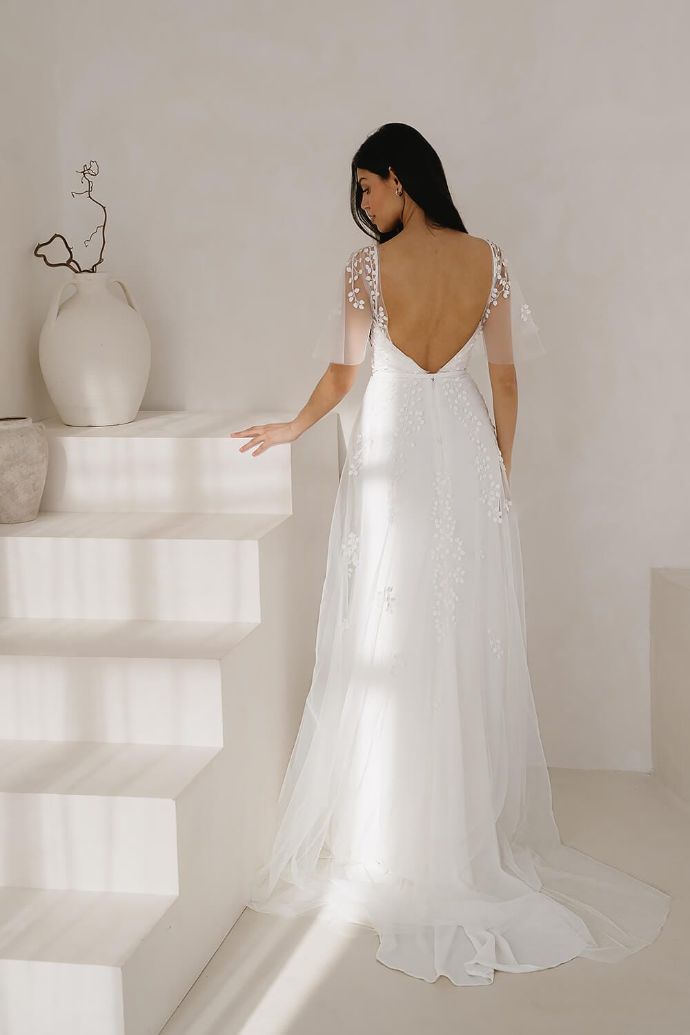 beach white dresses for women Chic And Romantic Tulle A-Line Wedding Dress With Detachable Sleeves main image 1